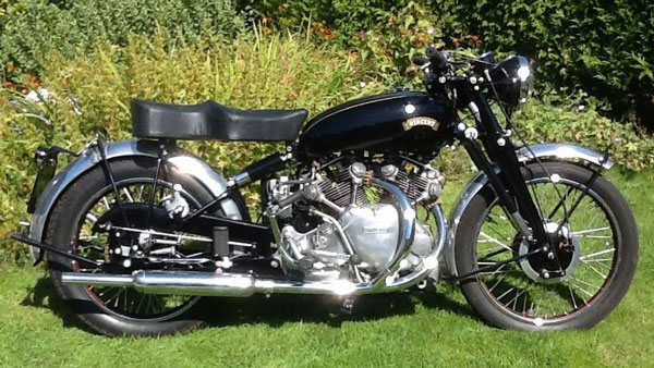 ராயல் என்பீல்டுக்கு போட்டியா பஜாஜும் களமிறங்க போகுதா!.. வின்சென்ட் பிராண்ட் பெயருக்கான உரிமத்தை பெற்ற பஜாஜ்!