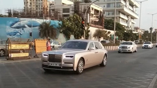 ஒரு காரை வாங்கவே நாக்க தள்ளிடும்.. இதுல 4ரோல்ஸ் ராய்ஸ் கல்லினன் காரை இந்த இந்திய பணக்காரர் வச்சிருக்காரு! யாருங்க அவரு?