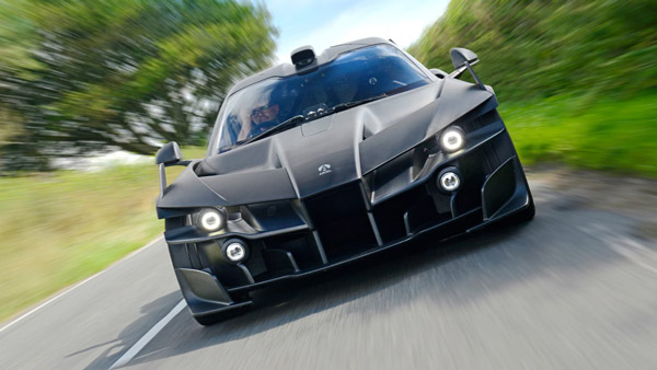 1180 பிஎச்பி பவரை வெளியேற்றும் எலெக்ட்ரிக் ஹைப்பர் கார் வெளியீடு... எலெக்ட்ரிக் மோட்டார்-பெட்ரோல் டர்பைன் இரண்டிலும் ஓடும்!