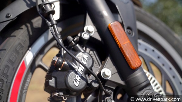 பைக்குக்கு எல்லாம் இரண்டு இருக்குது . . . ஆனா காருக்கு ஒன்னெஒன்னு தான் இருக்குது அது என்ன . . . 