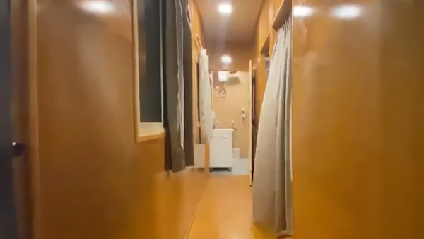 ராகுல் காந்தி உண்மையிலேயே சொகுசான மோட்டார் ஹோமில்தான் தங்குகிறாரா?... உண்மையை உடைக்கும் படங்கள்!