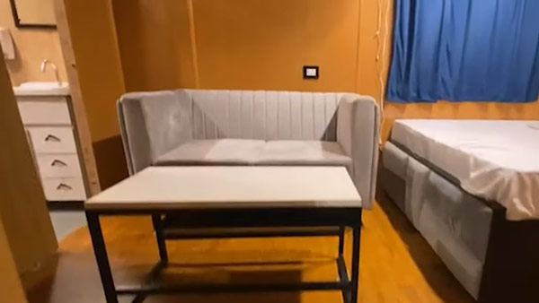 ராகுல் காந்தி உண்மையிலேயே சொகுசான மோட்டார் ஹோமில்தான் தங்குகிறாரா?... உண்மையை உடைக்கும் படங்கள்!