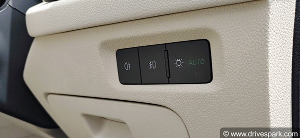 இந்த அம்சங்களை தராமலே இருந்திருக்கலாம்... கார்களில் வழங்கப்படும் இந்த அம்சங்களால் வெறுப்புதான் அதிகமாம்!