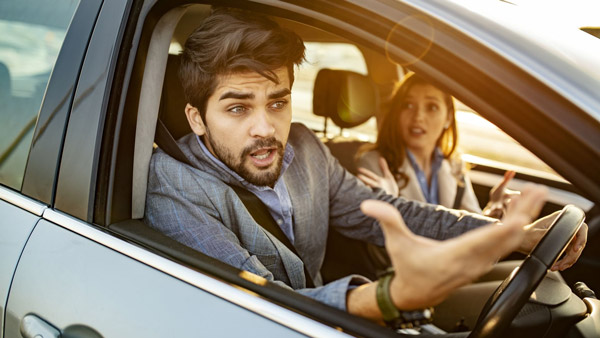 கார் ஓட்டும் ஸ்டைலை வைத்தே ஒருவர் எந்த மூடில் இருக்கிறார் என கண்டுபிடித்து விடலாம் எப்படி தெரியுமா . . .