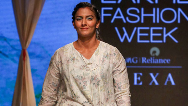 வெளிநாட்டு சொகுசு கார்கள் வேணாம்... இந்திய தயாரிப்பை வாங்கிய பிரபல விளையாட்டு வீராங்கனை... பாராட்டு குவிகிறது!