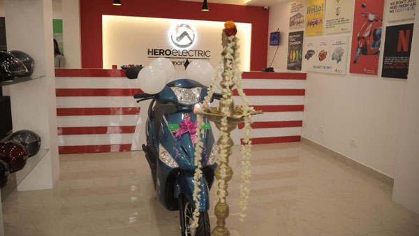 இனி எலெக்ட்ரிக் வாகனங்கள் தீ பிடித்து எரியாது . . . மத்திய அரசு எடுத்த சாட்டையால் கை மேல் பலன் . . .