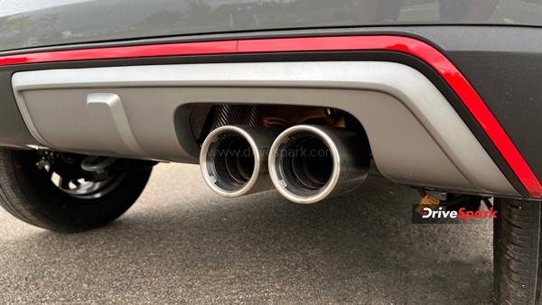 ஹூண்டாய் வென்யூ என்-லைன் கார் எப்படி இருக்கு? டிரைவிங் மோட்கள் எல்லாம் ஓகே!! முழு டெஸ்ட் டிரைவ் ரிவியூ