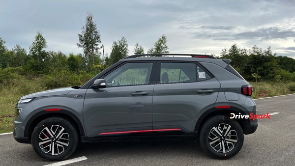 ஹூண்டாய் வென்யூ என்-லைன் கார் எப்படி இருக்கு? டிரைவிங் மோட்கள் எல்லாம் ஓகே!! முழு டெஸ்ட் டிரைவ் ரிவியூ