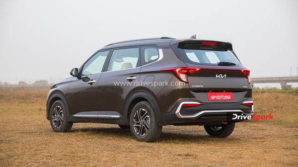 நிஜ உலகில் கியா கேரன்ஸ் 1.4 லிட்டர் டர்போ பெட்ரோல் எம்டி எவ்வளவு மைலேஜ் தருகிறது? நம்மை போல ஒரு கார் உரிமையாளர் கூறிய தகவல்!