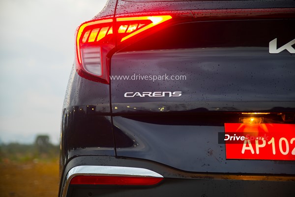 கியா கேரன்ஸ் காரின் ரகசியங்கள் . . . இதெல்லாம் ஷோரூம்ல வேலை பாக்குறவங்களுக்கு கூடத் தெரியாது . . .