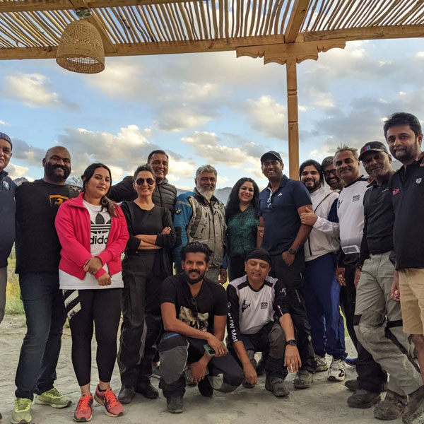 நடிகை மஞ்சு வாரியர் உடன் லடாக்கில் நடிகர் அஜித் பைக் ட்ரிப்!! படங்கள் இணையத்தில் வைரல் 