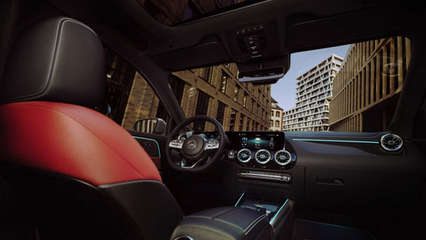 ரொம்ப நாள்கூட ஆகல... அதுக்குள்ள இவ்ளோ விலையுயர்ந்த காரை வாங்கிட்டாங்களா! நடிகை அபர்ணாவின் புதிய கார் விலை எவ்வளவு தெரியுமா?