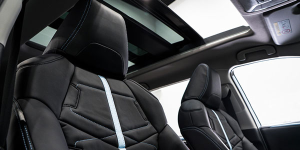 காரின் இருக்கைகளில் இருந்து இதை மட்டும் கழற்றிவிடாதீர்கள்... இவ்ளோ மேட்டரு இருக்கா!! பலருக்கு தெரிவதில்லை...