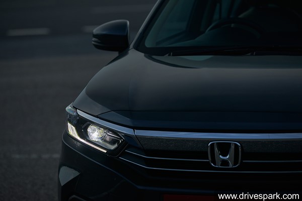 உண்மையிலேயே இந்த அமேஸ் மிக சிறந்த போட்டியாளன்தான் போலிருக்கே... விற்பனையில் சூப்பரான சாதனை படைச்சிருக்கு!