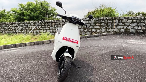 ஓலா இ-ஸ்கூட்டர்களை வாங்குறதுக்கு என்றே தனிக்கூட்டம் இருக்கு போல!! ஒரே நாளில் 10,000+ ஸ்கூட்டர்கள் புக்கிங்