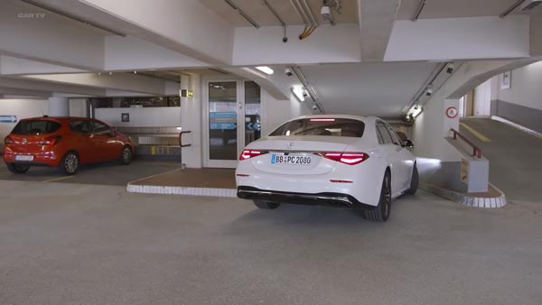 எது பாதுகாப்பான பார்க்கிங்?... ரிவர்ஸ் பார்க்கிங் அல்லது முன்னோக்கி பார்த்தவாறு நிறுத்துவது?..