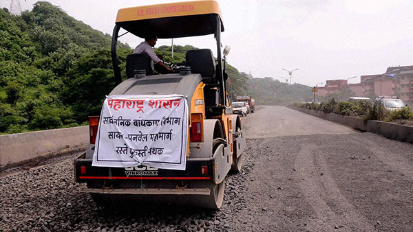 “தரமற்ற சாலைகளில் விபத்துகள் குறைவாகவே நடக்கின்றன” - சத்தீஸ்கர் அமைச்சர்!! இது என்னங்க புது புரளியா இருக்கு...