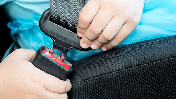 சீட் பெல்ட் அலாரத்தை கட் செய்யும் கருவிகளை விக்காதீங்க.... அமேசான் போன்ற இ-காமர்ஸ் நிறுவனங்களுக்கு கடும் எச்சரிக்கை...