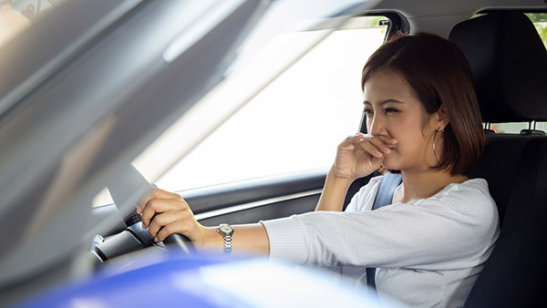 இந்த வாசனைக்குப் பல பேரு அடிக்ட் ஆகிட்டாங்க . . . புதிய காரில் வரும் வாசனை பின்னால் இவ்வளவு விஷயங்கள் இருக்கிறதா . . .