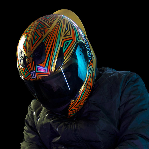 இவ்வளவு கம்மி வெயிட்ல ஹெல்மெட்டா . . . அதுவும் இந்தியாலேயே தயாரிச்சாங்களாம் . . . என்ன ரேட் தெரியுமா . . .