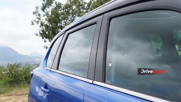 லிட்டருக்கு 28கிமீ மைலேஜ் தரும் காரின் விலை விபரம் வெளியீடு!.. எதிர்பார்த்ததை போலவே சூப்பரான விலையில் வந்திருக்கு!