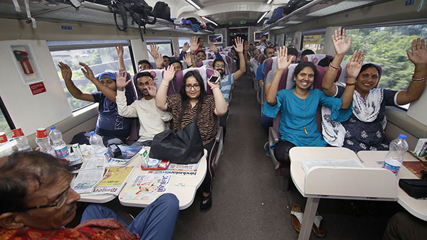 ஜப்பான் புல்லட் ட்ரெயின் எல்லாம் ஓரமா நில்லு... ஒரே நாளில் உலகையே திரும்பி பார்க்க வைத்த இந்தியா... கொல மாஸ்!