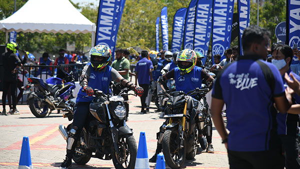 மதுரையில் யமஹா நிறுவனம் தி கால் ஆஃப் தி ப்ளூ என்ற சந்திப்பை நடத்தியது . . . இது குறித்த விரிவான தகவல்களைக் காணலாம் . . .