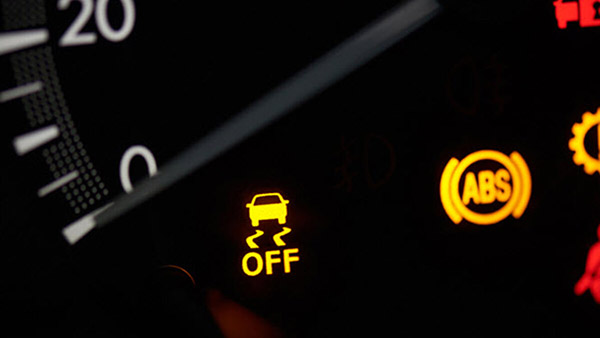 உங்க வாகனம் மழை வெள்ளத்துல மூழ்கிருச்சா... உடனே கவனிக்க வேண்டிய ஐந்து முக்கிய கார் பாகங்கள்!