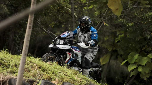 துணிவு இருந்தா தான் இப்படியெல்லாம் பண்ண முடியும் . . . தாய்லாந்தில் அஜித் செய்த தெறிக்க விடும் சம்பவம் . . .