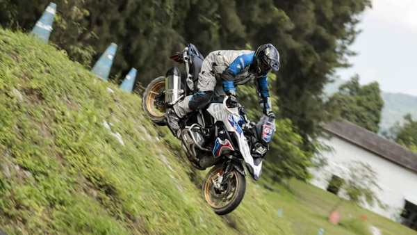 துணிவு இருந்தா தான் இப்படியெல்லாம் பண்ண முடியும் . . . தாய்லாந்தில் அஜித் செய்த தெறிக்க விடும் சம்பவம் . . .