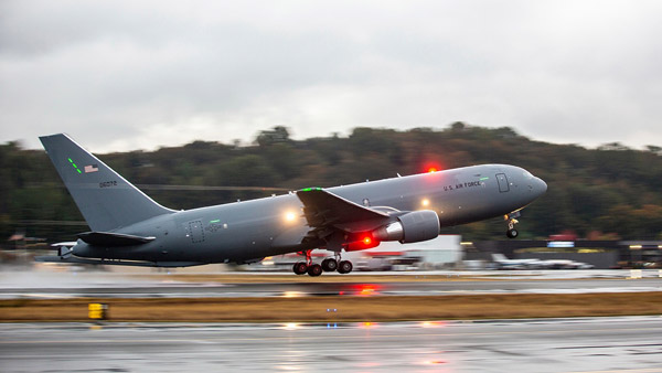 விமானத்தில் இந்த விளக்கு இல்லையென்றால் கதையே காலி!! ஏர்போர்ட்ல இருந்து விமானத்தை எடுக்க கூட விடமாட்டாங்க...