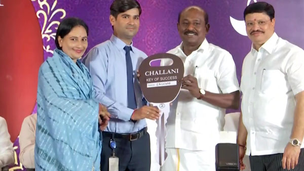 இந்த தீபாவளியை மறக்கவே மாட்டாங்க! ஊழியர்களுக்கு இப்படி ஒரு பரிசா! சென்னை தொழிலதிபரை வியந்து பார்க்கும் மக்கள்!