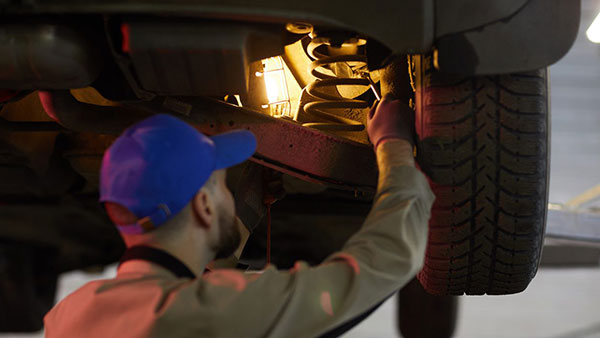 இதை மட்டும் செய்யுங்க உங்க காரின் அடிப்பாகத்தை எந்த பாதிப்பும் இல்லாமல் பத்திரமா காப்பாத்திடலாம் . . . இதை மட்டும் செய்யுங்க உங்க காரின் அடிப்பாகத்தை எந்த பாதிப்பும் இல்லாமல் பத்திரமா காப்பாத்திடலாம் . . .