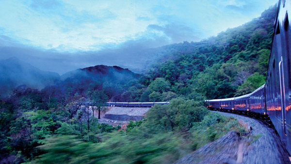 பிரிட்டன் இரயில்களே தோற்றுவிடும்... நம் நாட்டு இரயில்கள் இப்படியெல்லாம் இருக்கா!! 