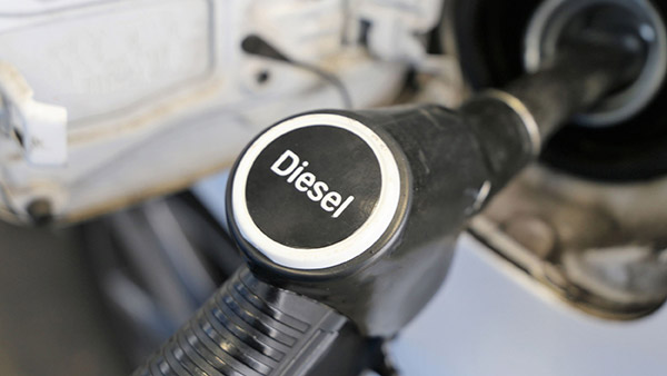 பெட்ரோல் vs டீசல் vs சிஎன்ஜி... இந்த மூன்றில் எந்த கார் பெஸ்ட்! மெக்கானிக்குகள்கூட இந்த விஷயத்த சொல்ல மாட்டாங்க!