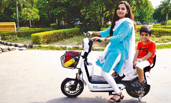 ரொம்ப காசு எல்லாம் ஆகாது... இந்த 5 எலக்ட்ரிக் சைக்கிள்களை வாங்கி பணத்தை சேமிக்கலாம்!!