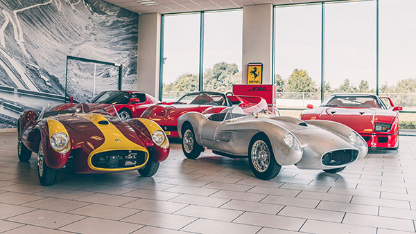 நீங்க கண்ணை மூடி ஒரு காரை நினைச்சா சிவப்பு கலர் கார் தான் உங்க கண்ணுக்குத் தெரியும் ஏன் தெரியுமா . . . இதற்குப் பின்னாடி இப்படி ஒரு சம்பவம் இருக்குது . . .