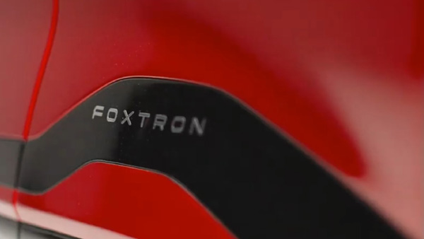 ஆப்பிள் நிறுவனம் தயாரித்த முதல் எலெக்ட்ரிக் கார் வெளியீடு... கொண்டாட்டத்தில் ஐ-போன் பிரியர்கள்... செம்ம அழகா இருக்கு!