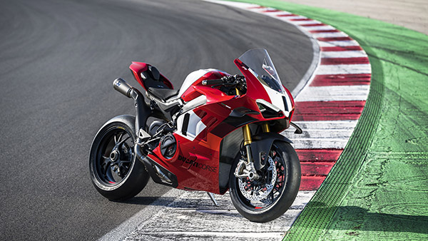 ரொம்ப பவர்ஃபுல்லான சாலையில் ஓட்ட லீகலான சூப்பர் பைக்குகள் லிஸ்ட் இதோ... இந்த ஐந்து பைக்குகளுக்கு முன்னால சூப்பர் கார்களே வேஸ்ட்!