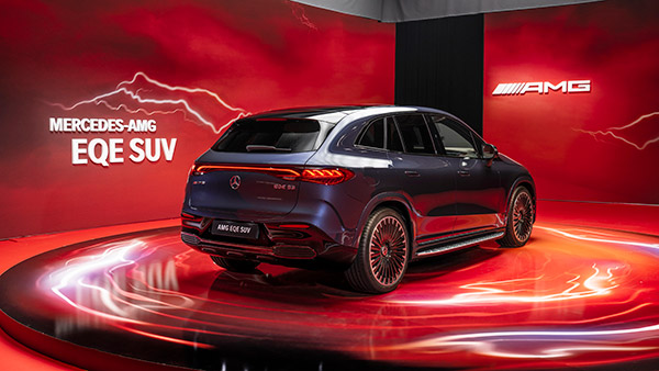 கண்டிப்பா இந்த காருல இருக்க ஒவ்வொரு அம்சமும் உங்களை வாங்க தூண்டும்... மிக சூப்பரான எலெக்ட்ரிக் காரை வெளியீடு செய்த மெர்சிடிஸ்!