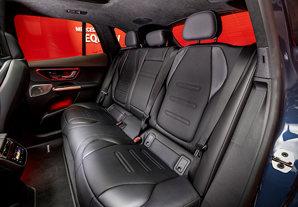 கண்டிப்பா இந்த காருல இருக்க ஒவ்வொரு அம்சமும் உங்களை வாங்க தூண்டும்... மிக சூப்பரான எலெக்ட்ரிக் காரை வெளியீடு செய்த மெர்சிடிஸ்!