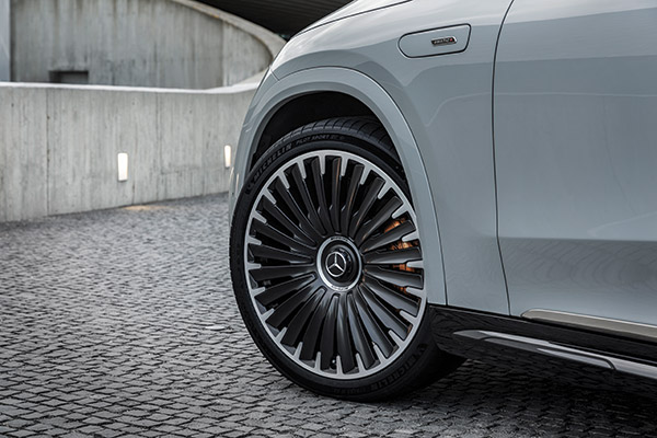 கண்டிப்பா இந்த காருல இருக்க ஒவ்வொரு அம்சமும் உங்களை வாங்க தூண்டும்... மிக சூப்பரான எலெக்ட்ரிக் காரை வெளியீடு செய்த மெர்சிடிஸ்!