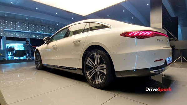 ஒரு முறை சார்ஜ் செய்தால் 850 கிமீ ஓடும் புதிய எலெக்ட்ரிக் கார்! அதுக்குள்ள இவ்ளோ பேர் ஆர்டர் குடுத்துட்டாங்களா