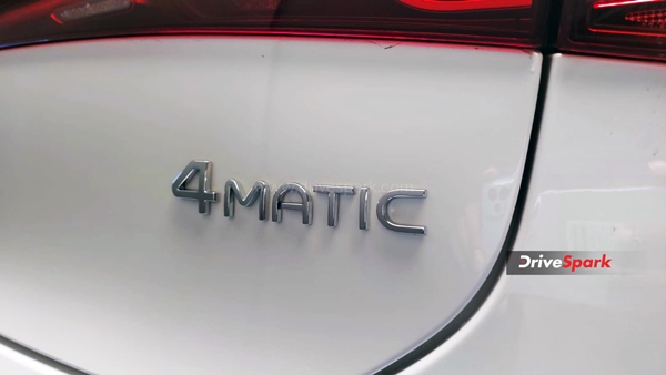 ஒரு முறை சார்ஜ் செய்தால் 850 கிமீ ஓடும் புதிய எலெக்ட்ரிக் கார்! அதுக்குள்ள இவ்ளோ பேர் ஆர்டர் குடுத்துட்டாங்களா