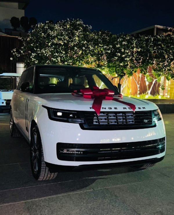 அதானியின் புதிய ரூ.4 கோடி லக்சரி கார்... எந்த பிராண்டில் வாங்கியிருக்காரு தெரியுமா? இதெல்லாம் இவருக்கு அசால்ட்