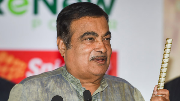 டோல்கேட் கட்டணம் குறையுது . . . மிடில் - க்ளாஸ் மக்கள் வயிற்றில் பால் வார்க்கும் மத்திய அரசு . . . பணகாரங்களுக்கு செக் . . .