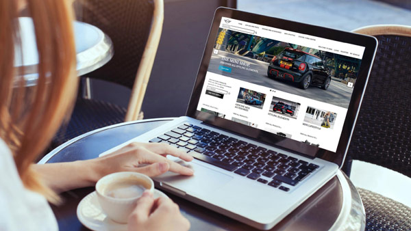 கார்களை ஆன்லைன்ல வாங்குறது நல்லதா இல்ல ஷோரூம் போயி வாங்குவது நல்லதா... எதுல லாபம் அதிகம்? முழு விபரம்!