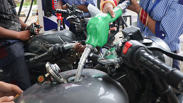 இந்த எரிபொருள் எல்லாம் பயன்பாட்டுக்கு வந்திருந்தா பெட்ரோல் இருந்த தடமே இல்லாம போயிருக்கும்... துரதரிஷ்ட வசமா லேப விட்டுகூட வெளிவரல!