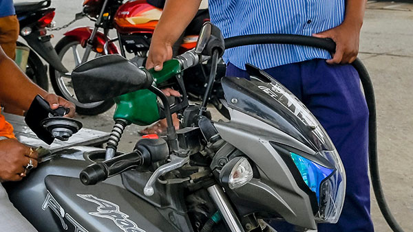 இந்த எரிபொருள் எல்லாம் பயன்பாட்டுக்கு வந்திருந்தா பெட்ரோல் இருந்த தடமே இல்லாம போயிருக்கும்... துரதரிஷ்ட வசமா லேப விட்டுகூட வெளிவரல!