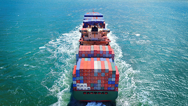 நடுக் கடலில் கப்பலை நிறுத்த எப்படி பிரேக் பிடிப்பார்கள் தெரியுமா . . . இதுக்கு பின்னாடி இவ்வளவு விஷயம் இருக்கா . . .